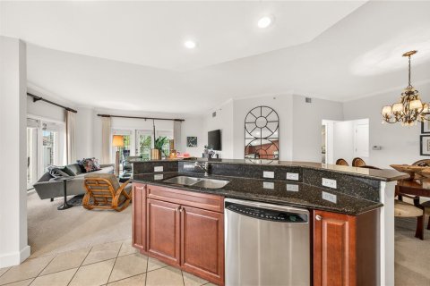Condo in Orlando, Florida, 3 bedrooms  № 2212141 - photo 9