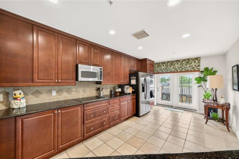 Condo in Orlando, Florida, 3 bedrooms  № 2212141 - photo 14