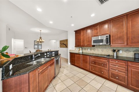 Condo in Orlando, Florida, 3 bedrooms  № 2212141 - photo 12