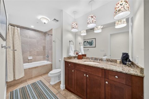 Condo in Orlando, Florida, 3 bedrooms  № 2212141 - photo 17