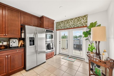 Condo in Orlando, Florida, 3 bedrooms  № 2212141 - photo 13