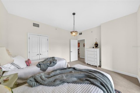 Condo in Orlando, Florida, 3 bedrooms  № 2212141 - photo 16