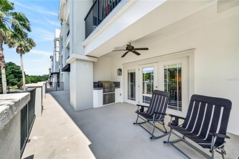 Condo in Orlando, Florida, 3 bedrooms  № 2212141 - photo 27