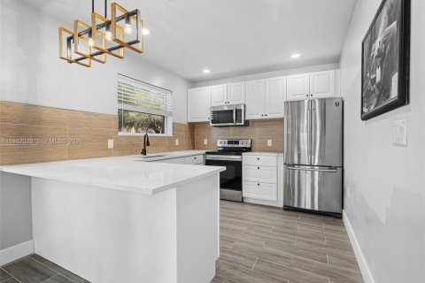 Immobilier commercial à vendre à Hollywood, Floride: 150.59 m2 № 1999037 - photo 7