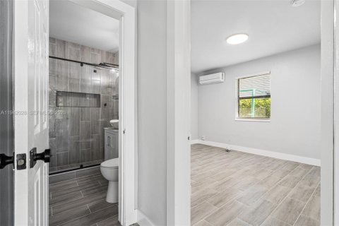 Immobilier commercial à vendre à Hollywood, Floride: 150.59 m2 № 1999037 - photo 16