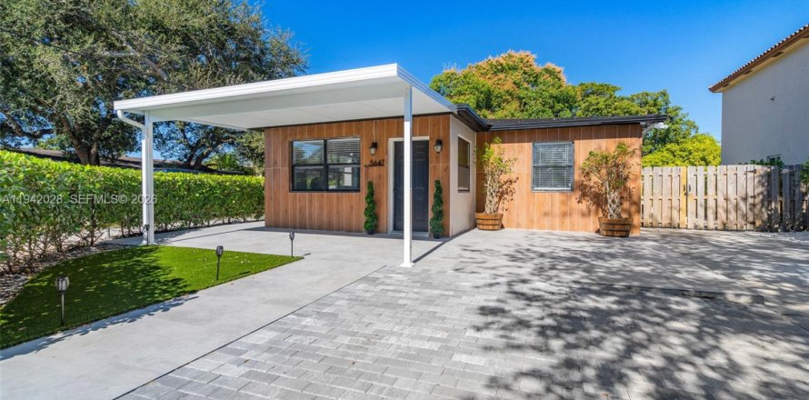 Immobilier commercial à Hollywood, Floride 150.59 m2 № 1999037