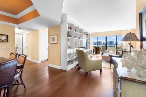 Condominio en venta en Aventura, Florida, 2 dormitorios, 135.64 m2 № 1987727 - foto 4