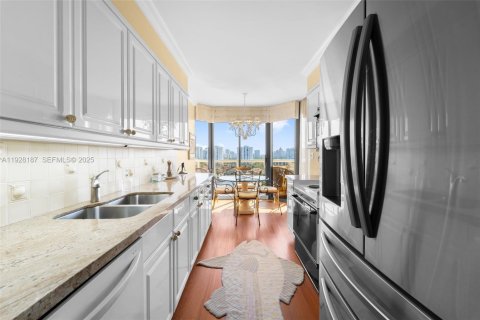 Condominio en venta en Aventura, Florida, 2 dormitorios, 135.64 m2 № 1987727 - foto 6