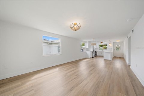 Condo in Longboat Key, Florida, 2 bedrooms № 2208050 - photo 14