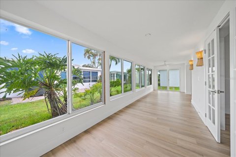 Condo in Longboat Key, Florida, 2 bedrooms № 2208050 - photo 27