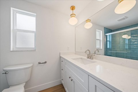 Condo in Longboat Key, Florida, 2 bedrooms № 2208050 - photo 21