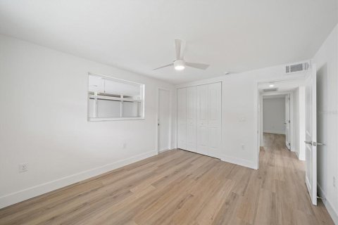 Condo in Longboat Key, Florida, 2 bedrooms № 2208050 - photo 23