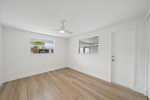 Condo in Longboat Key, Florida, 2 bedrooms № 2208050 - photo 25