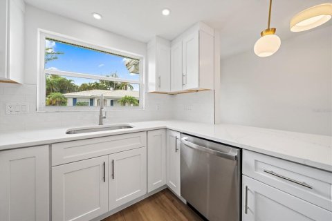 Condo in Longboat Key, Florida, 2 bedrooms № 2208050 - photo 8
