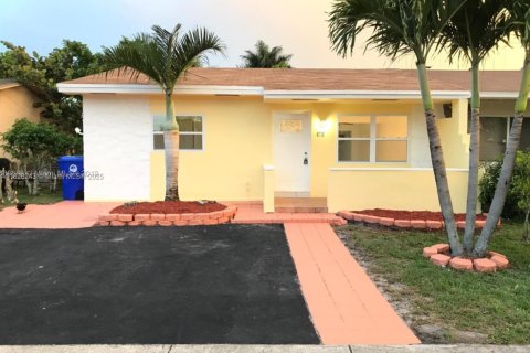 Casa en venta en North Lauderdale, Florida, 2 dormitorios, 92.9 m2 № 1794634 - foto 1