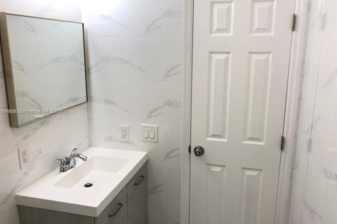 Casa en venta en North Lauderdale, Florida, 2 dormitorios, 92.9 m2 № 1794634 - foto 22