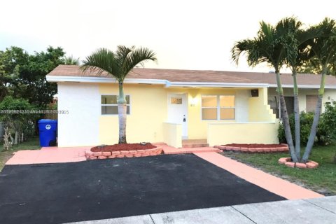 Casa en venta en North Lauderdale, Florida, 2 dormitorios, 92.9 m2 № 1794634 - foto 2
