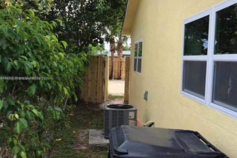 Casa en venta en North Lauderdale, Florida, 2 dormitorios, 92.9 m2 № 1794634 - foto 26
