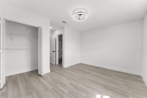 Купить виллу или дом в Майами, Флорида 2 спальни, 112.41м2, № 1949308 - фото 22