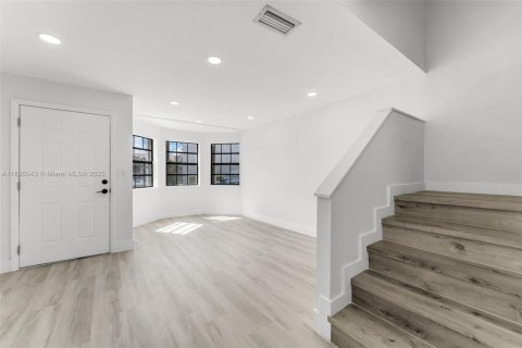 Купить виллу или дом в Майами, Флорида 2 спальни, 112.41м2, № 1949308 - фото 6