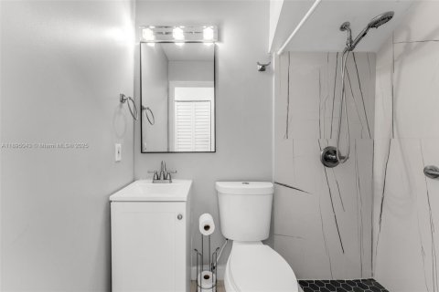 Купить виллу или дом в Майами, Флорида 2 спальни, 112.41м2, № 1949308 - фото 14