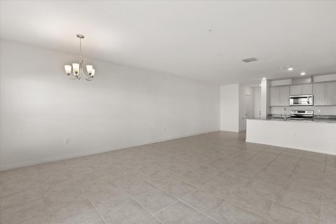 Touwnhouse à vendre à Sanford, Floride: 3 chambres, 137.4 m2 № 2101354 - photo 5