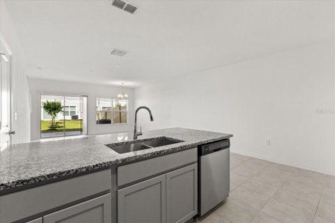 Touwnhouse à vendre à Sanford, Floride: 3 chambres, 137.4 m2 № 2101354 - photo 12