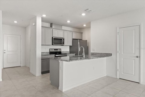Touwnhouse à vendre à Sanford, Floride: 3 chambres, 137.4 m2 № 2101354 - photo 7