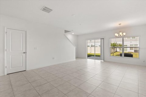 Touwnhouse à vendre à Sanford, Floride: 3 chambres, 137.4 m2 № 2101354 - photo 4