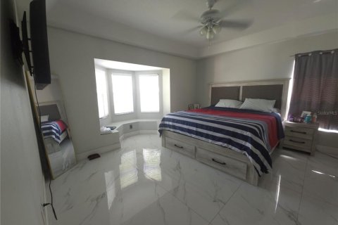 Villa ou maison à vendre à Temple Terrace, Floride: 4 chambres, 196.02 m2 № 1828397 - photo 14