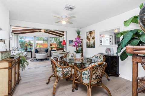Villa ou maison à louer à Englewood, Floride: 1 chambre, 78.04 m2 № 2166335 - photo 3