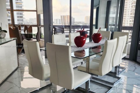 Copropriété à vendre à Aventura, Floride: 3 chambres, 159.23 m2 № 2056897 - photo 7