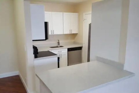 Купить кондоминиум в Форт-Лодердейл, Флорида 4 комнаты, 81.29м2, № 2082707 - фото 2