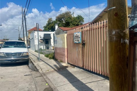 Immobilier commercial à vendre à Miami, Floride № 1958856 - photo 2