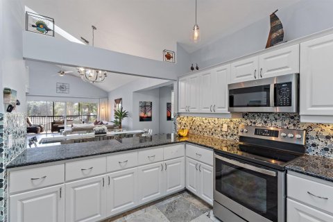 Condo in Jupiter, Florida, 4 bedrooms № 2081674 - photo 13