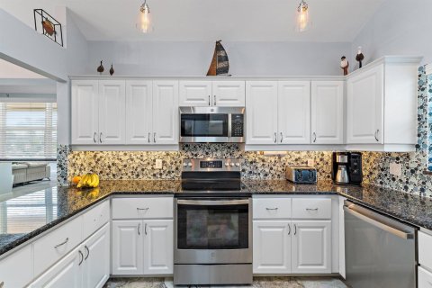 Condo in Jupiter, Florida, 4 bedrooms № 2081674 - photo 10