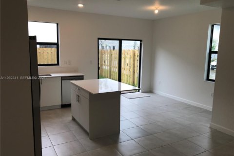 Купить виллу или дом в Майами, Флорида 3 спальни, 128.21м2, № 2006716 - фото 9