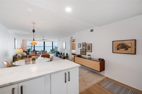 Condominio en alquiler en Holmes Beach, Florida, 2 dormitorios, 99.03 m2 № 1905469 - foto 11