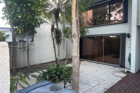 Condominio en venta en South Miami, Florida, 3 dormitorios, 204.38 m2 № 1891962 - foto 2