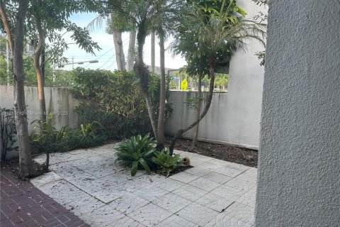 Condominio en venta en South Miami, Florida, 3 dormitorios, 204.38 m2 № 1891962 - foto 3