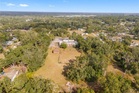 Propiedad comercial en venta en Thonotosassa, Florida, 906.54 m2 № 2149207 - foto 10