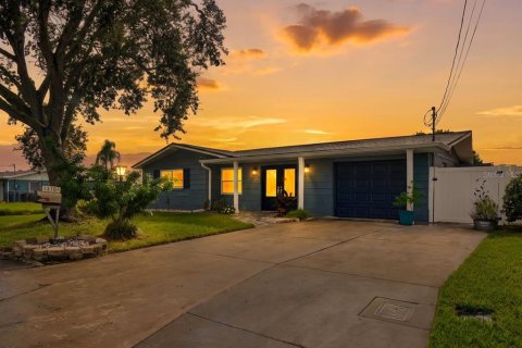 Villa ou maison à Hudson, Floride 2 chambres, 124.86 m2 № 2400094