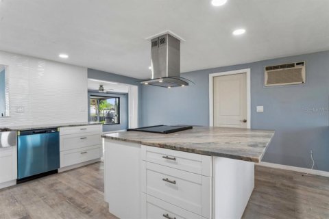 Villa ou maison à vendre à Hudson, Floride: 2 chambres, 124.86 m2 № 2400094 - photo 12