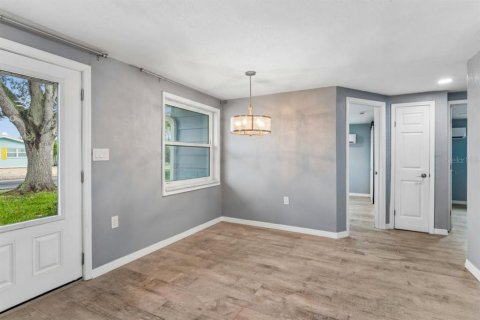 Villa ou maison à vendre à Hudson, Floride: 2 chambres, 124.86 m2 № 2400094 - photo 7
