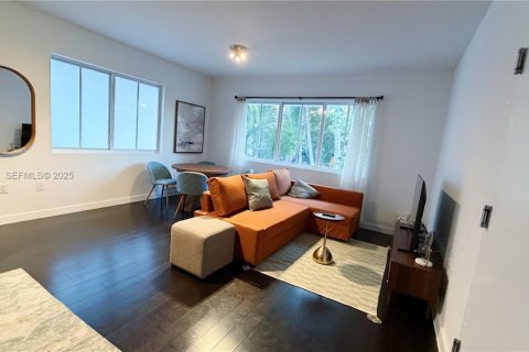 House in Miami Beach, Florida 1 bedroom, 48.4 sq.m. № 1990208 - photo 5