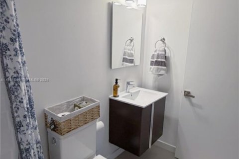 House in Miami Beach, Florida 1 bedroom, 48.4 sq.m. № 1990208 - photo 7