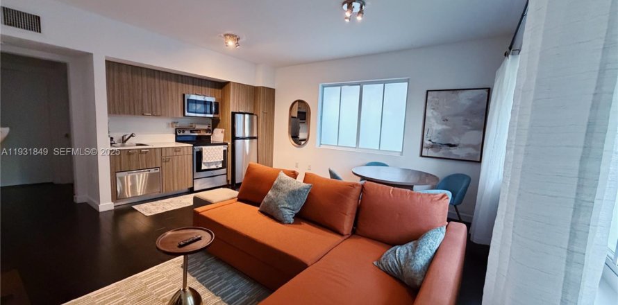 House in Miami Beach, Florida 1 bedroom, 48.4 sq.m. № 1990208
