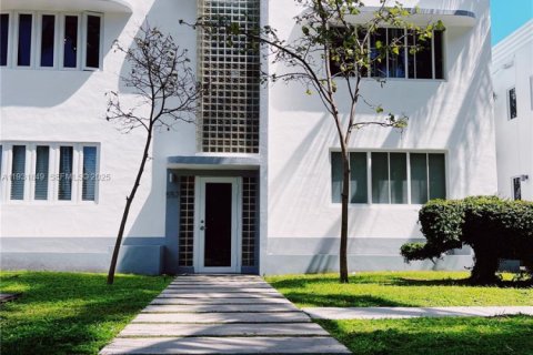 House in Miami Beach, Florida 1 bedroom, 48.4 sq.m. № 1990208 - photo 2