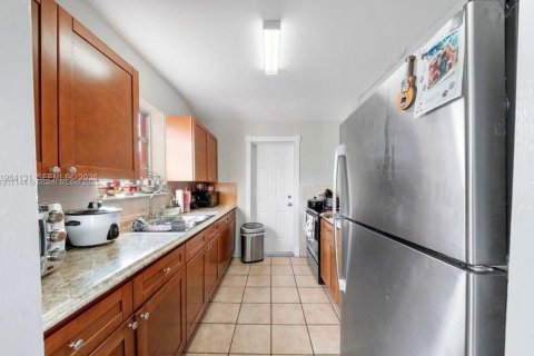 Купить виллу или дом в Майами, Флорида 3 спальни, 111.11м2, № 2026563 - фото 22