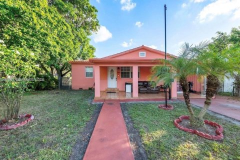 Купить виллу или дом в Майами, Флорида 3 спальни, 111.11м2, № 2026563 - фото 7